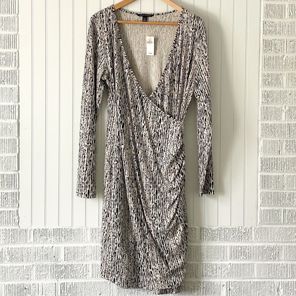 NWT Banana Republic Black and Cream Stretch Faux Wrap Dress, Large